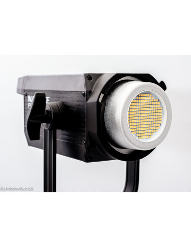 Nanlite FS-150 LED Daylight Spot Light