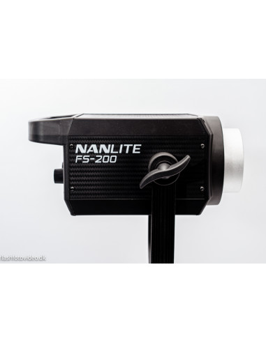Nanlite FS-200 LED Daylight Spot Light