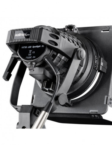 Walimex pro LED Spotlight XL + Barndoors