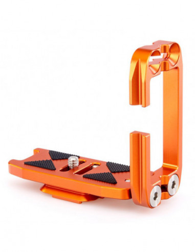 Ellie with PEAK DESIGN CAPTURE Base...