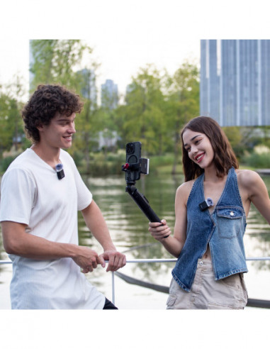 AM18 Wireless Microphone Pro