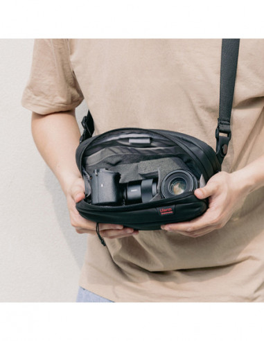 TRAKER Travel Chest Bag