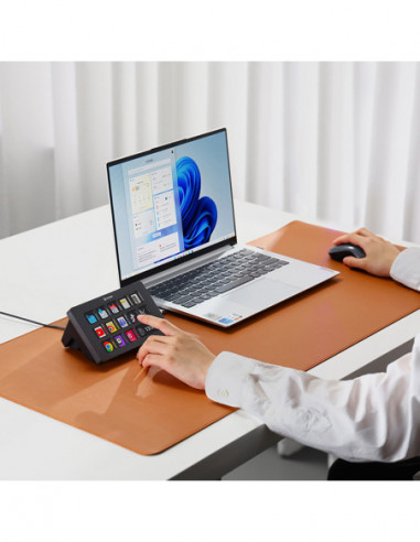 D200 Stream Deck Smart Keyboard